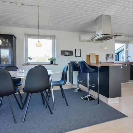 Holiday home Minza - 250m From The Sea In Nw Jutland By Interhome Lokken